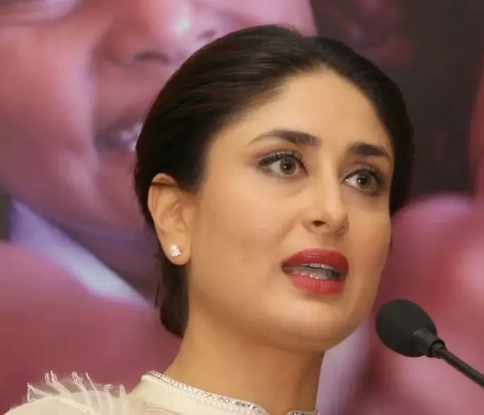 INDIAN MODEL KAREENA KAPOOR FACE CLOSEUP PHOTOS 4